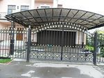 Фото кованого навеса из поликарбоната Кованый навес из поликарбоната фото