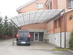 Фото кованого навеса из поликарбоната Кованый навес из поликарбоната фото